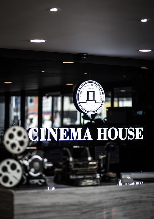 Cinema House Hotel In Busan Bagian luar foto