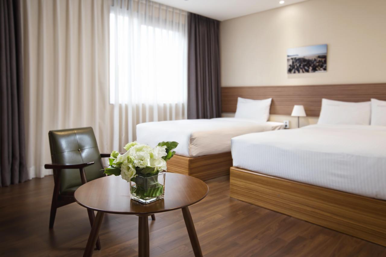 Cinema House Hotel In Busan Bagian luar foto
