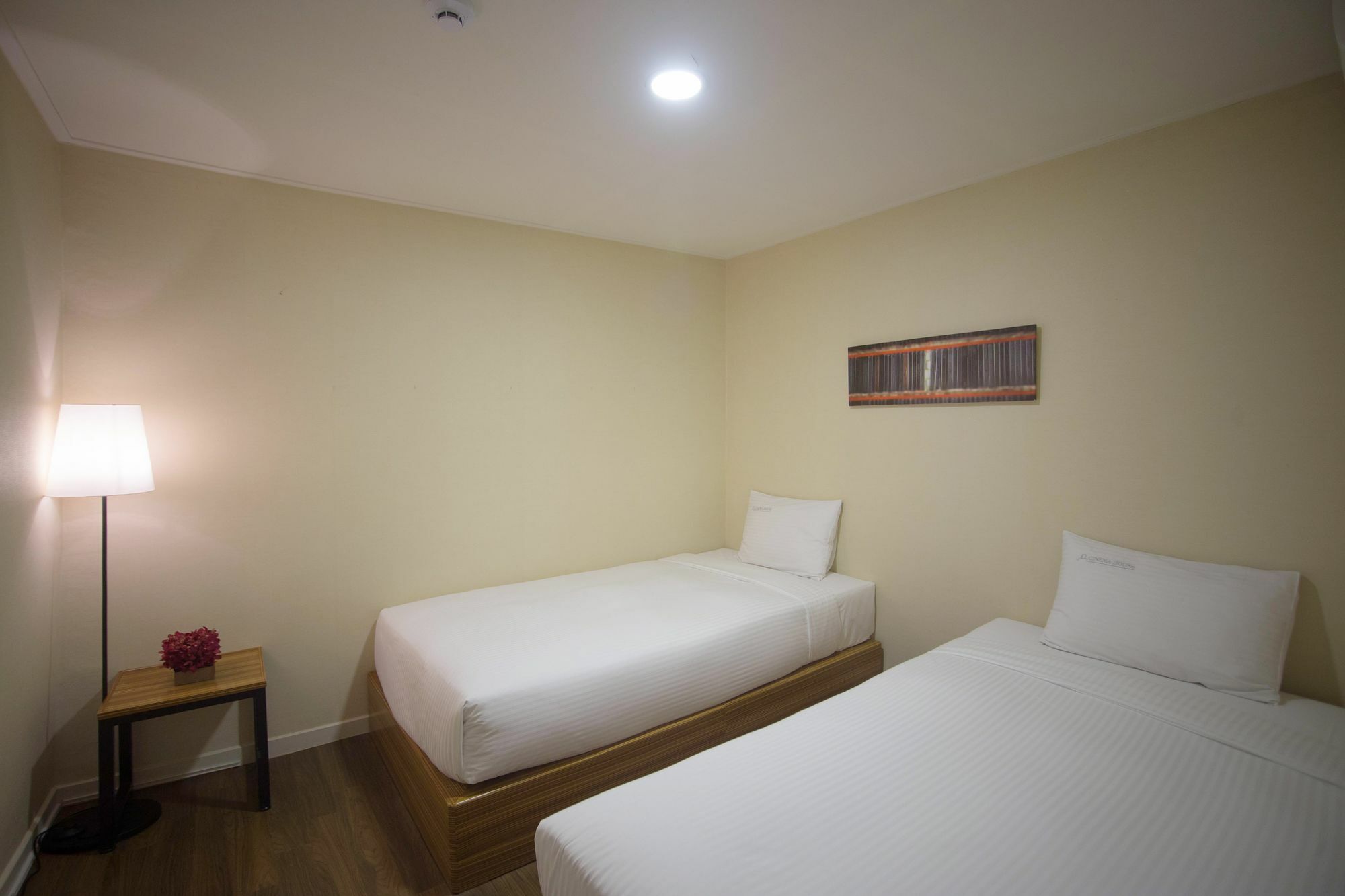 Cinema House Hotel In Busan Bagian luar foto