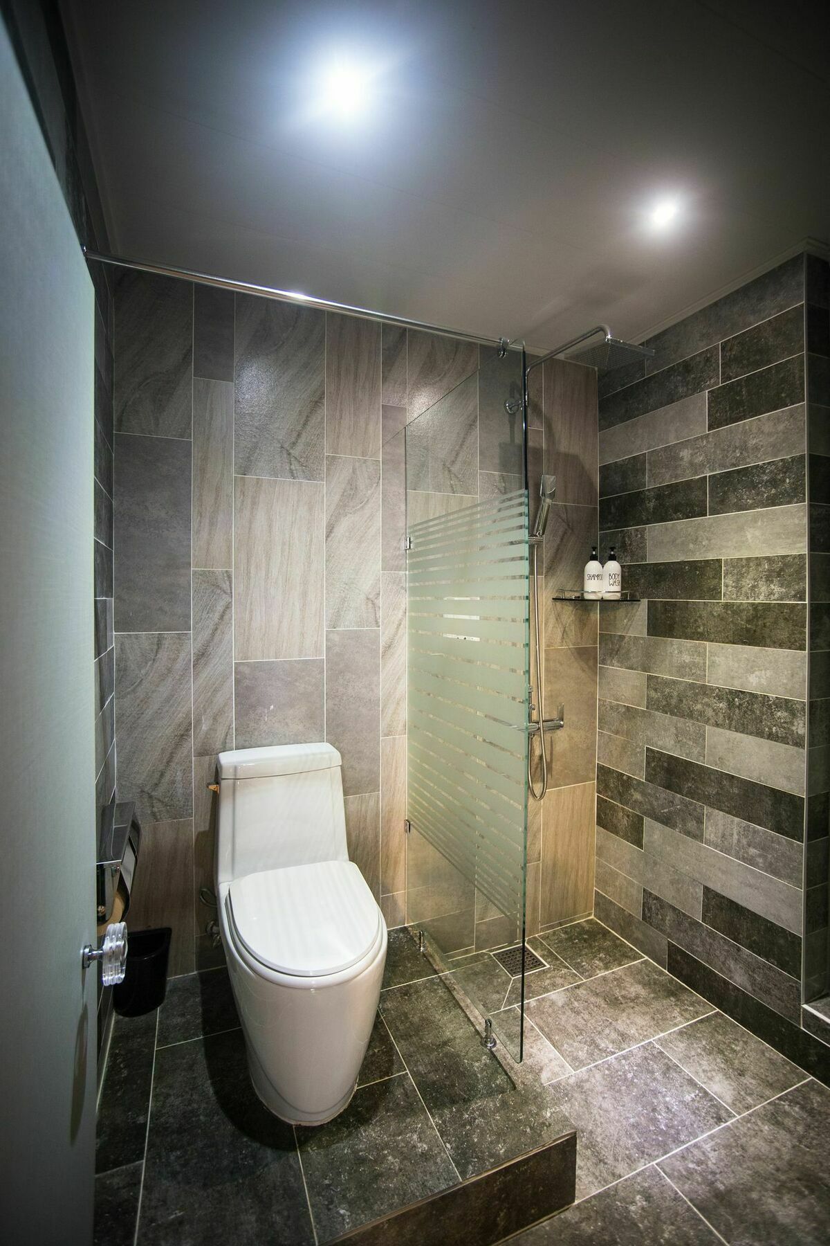 Cinema House Hotel In Busan Bagian luar foto