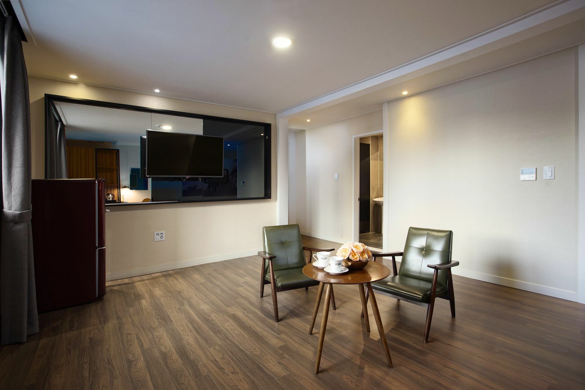 Cinema House Hotel In Busan Bagian luar foto