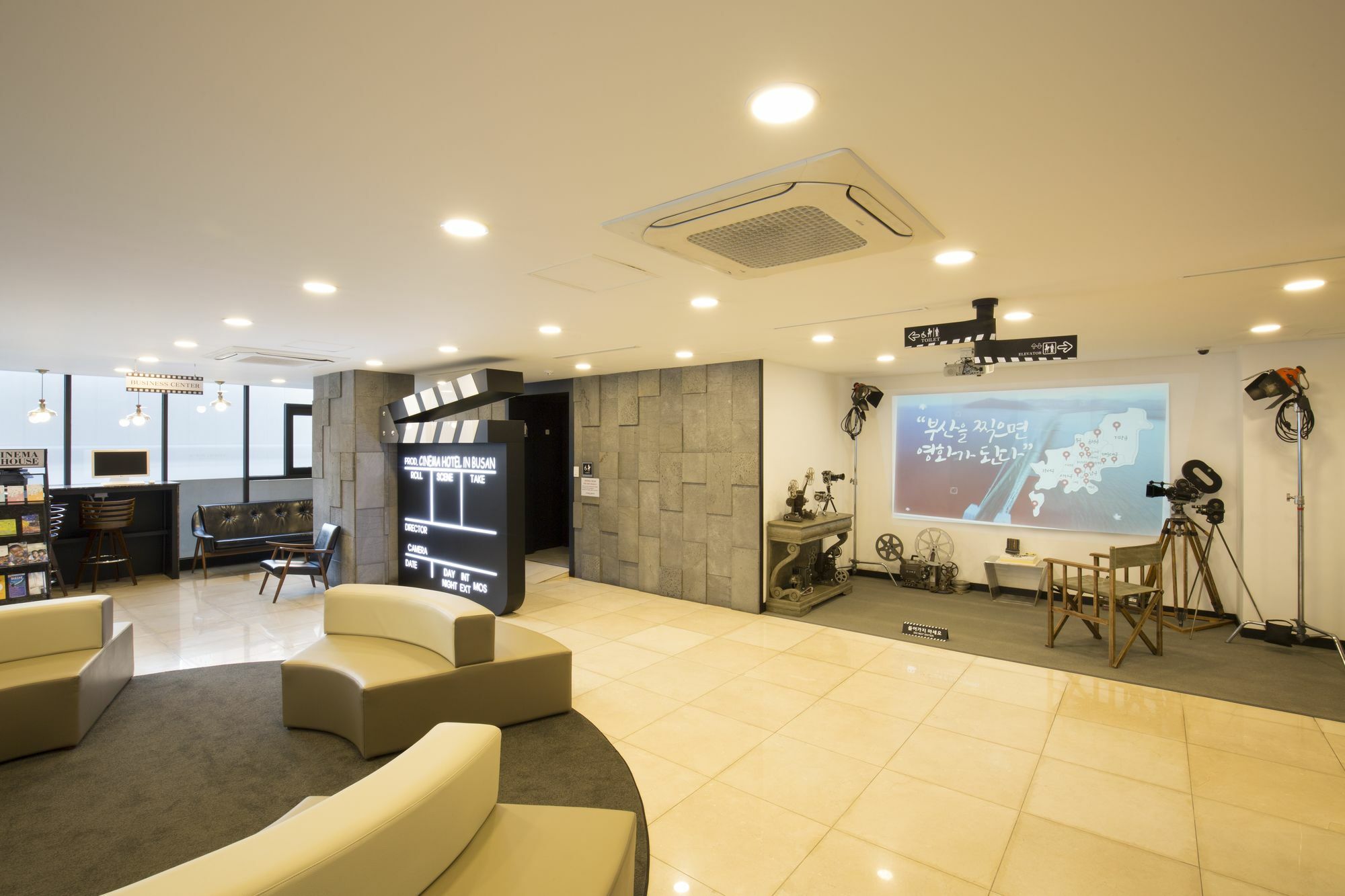 Cinema House Hotel In Busan Bagian luar foto