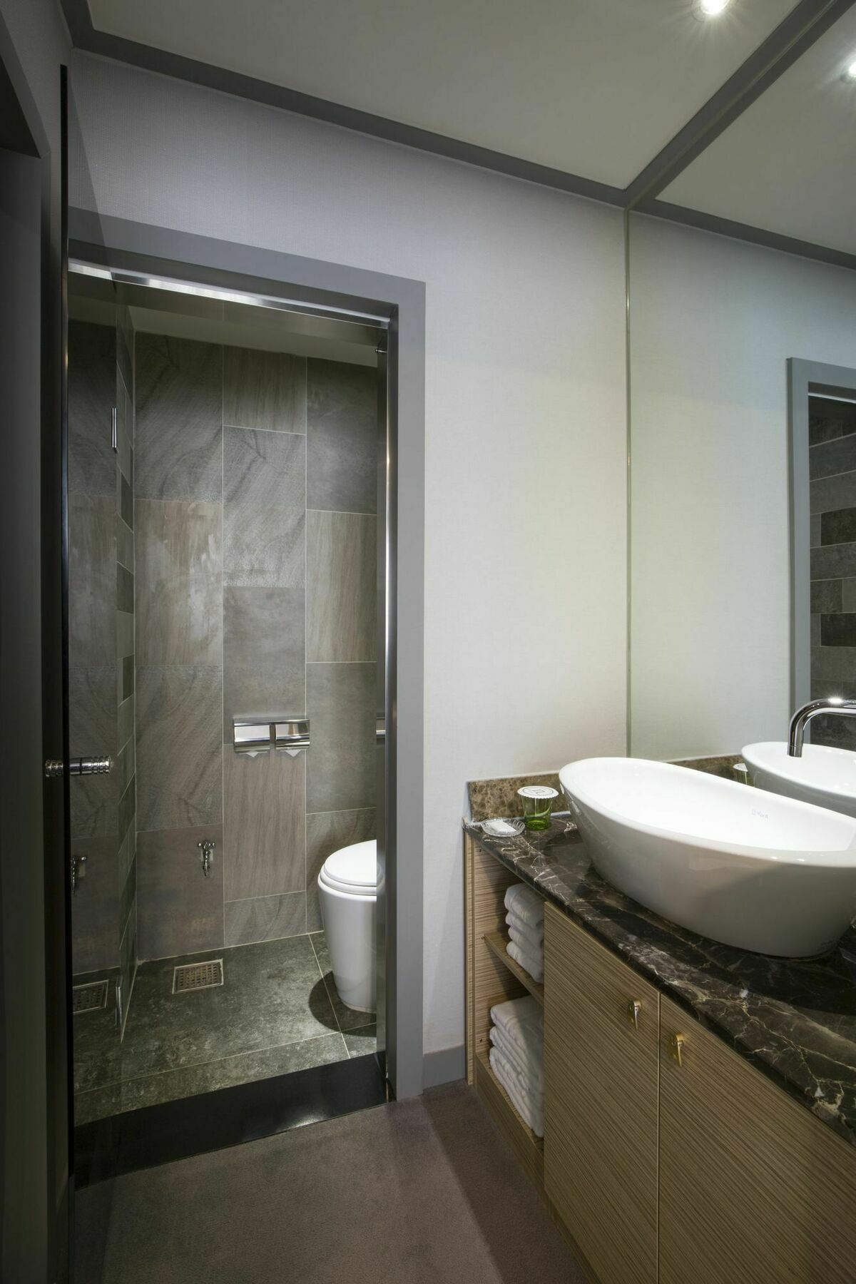 Cinema House Hotel In Busan Bagian luar foto
